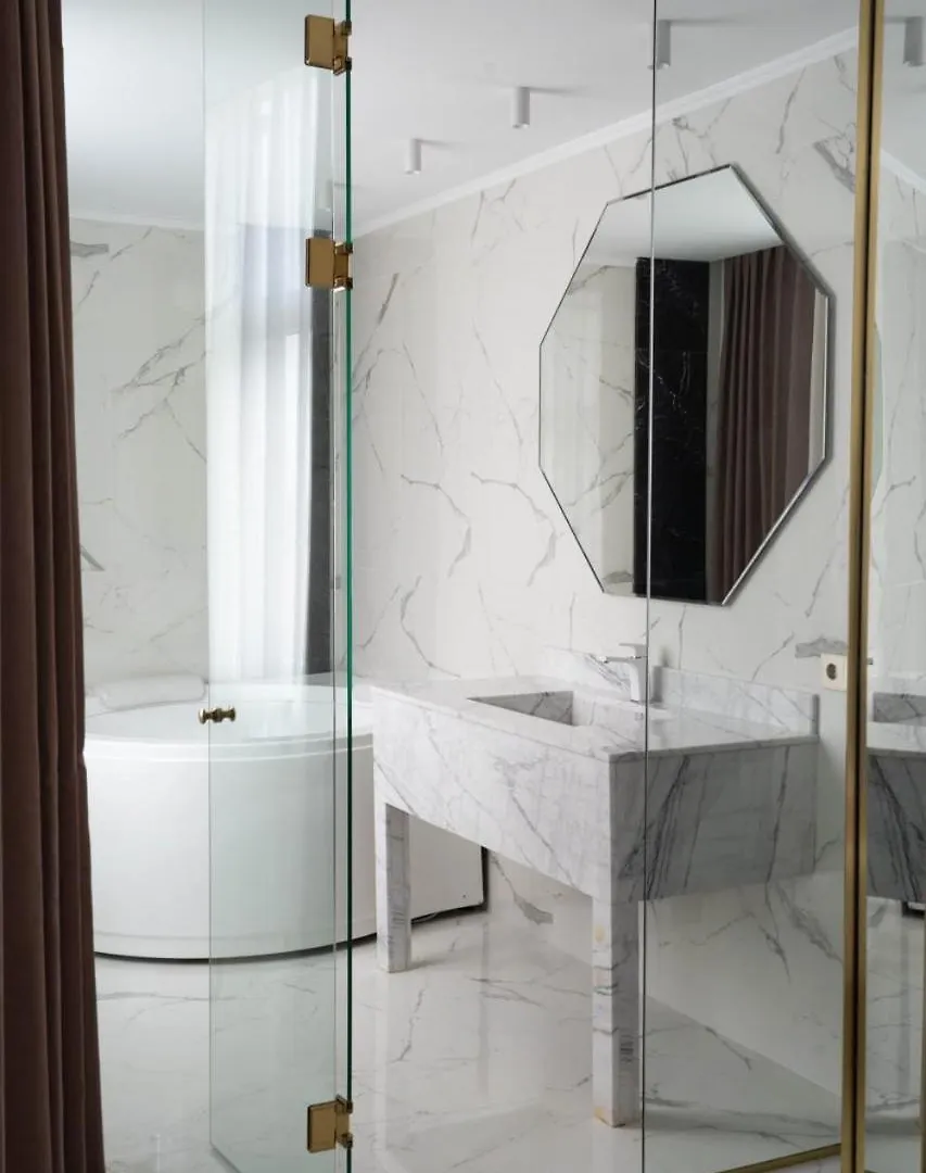 Hotel Просторные Дизайнерские Номера С Премиальным Комфортом В Центре Батуми